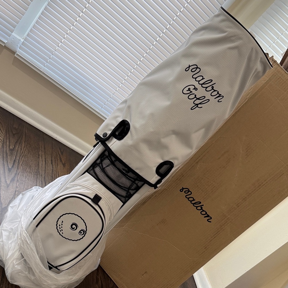 1000% Auth. New Malbon “Walking” Golf White Golf Bag